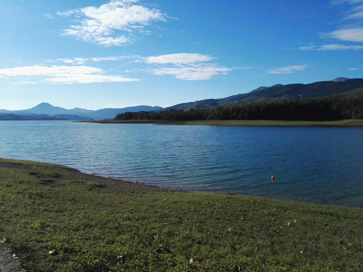 Cosy Lake House, Μια Ανάσα Πριν Τη Λίμνη Kalívia 外观 照片
