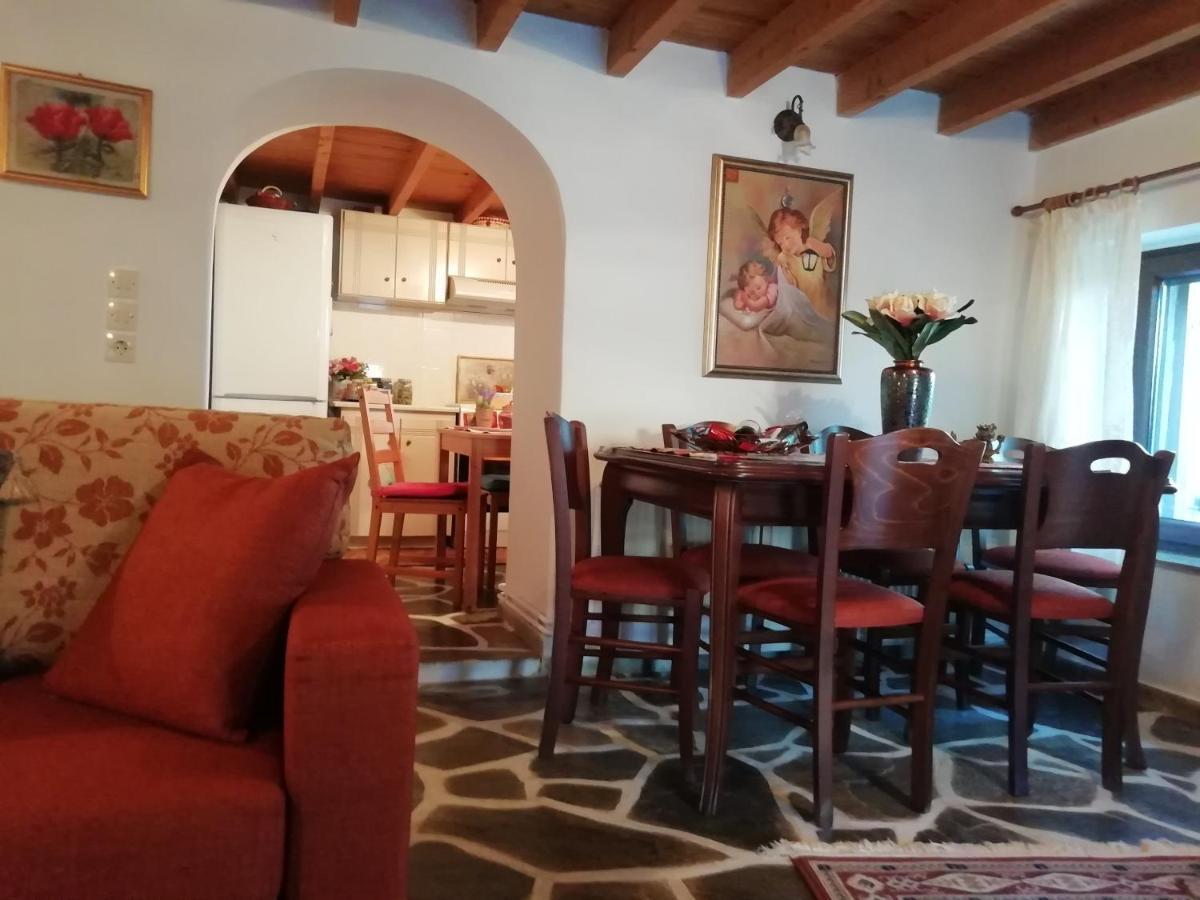 Cosy Lake House, Μια Ανάσα Πριν Τη Λίμνη Kalívia 外观 照片