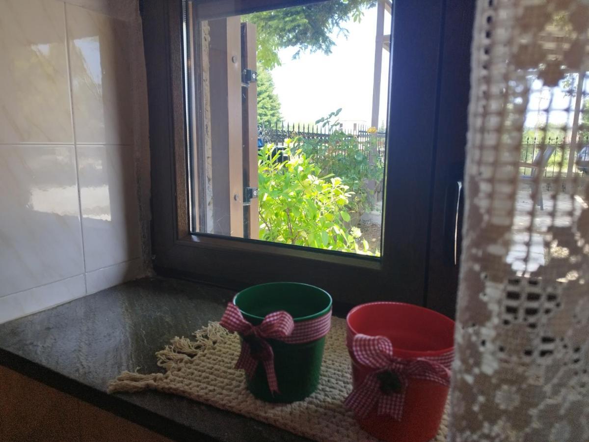 Cosy Lake House, Μια Ανάσα Πριν Τη Λίμνη Kalívia 外观 照片