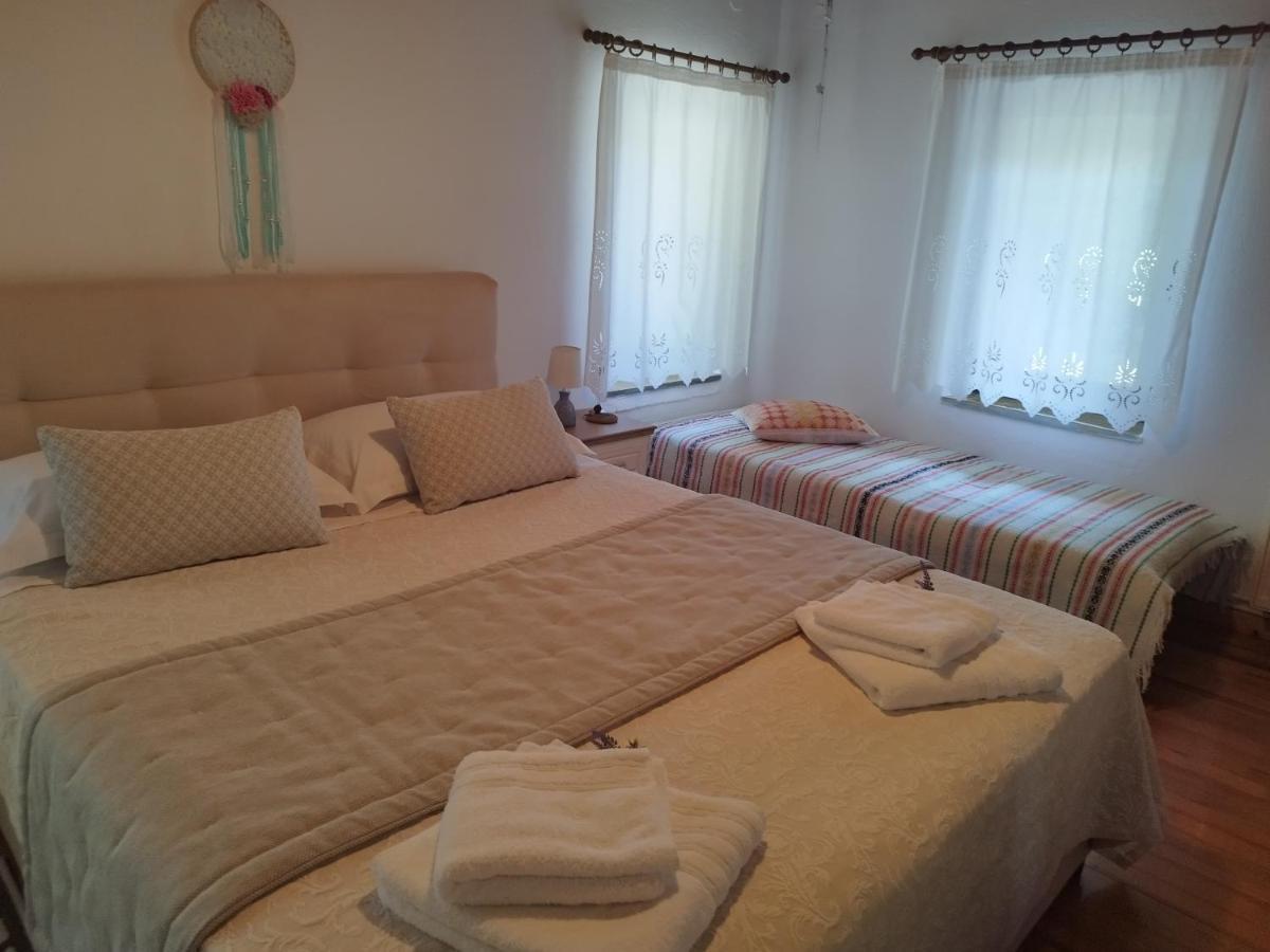 Cosy Lake House, Μια Ανάσα Πριν Τη Λίμνη Kalívia 外观 照片