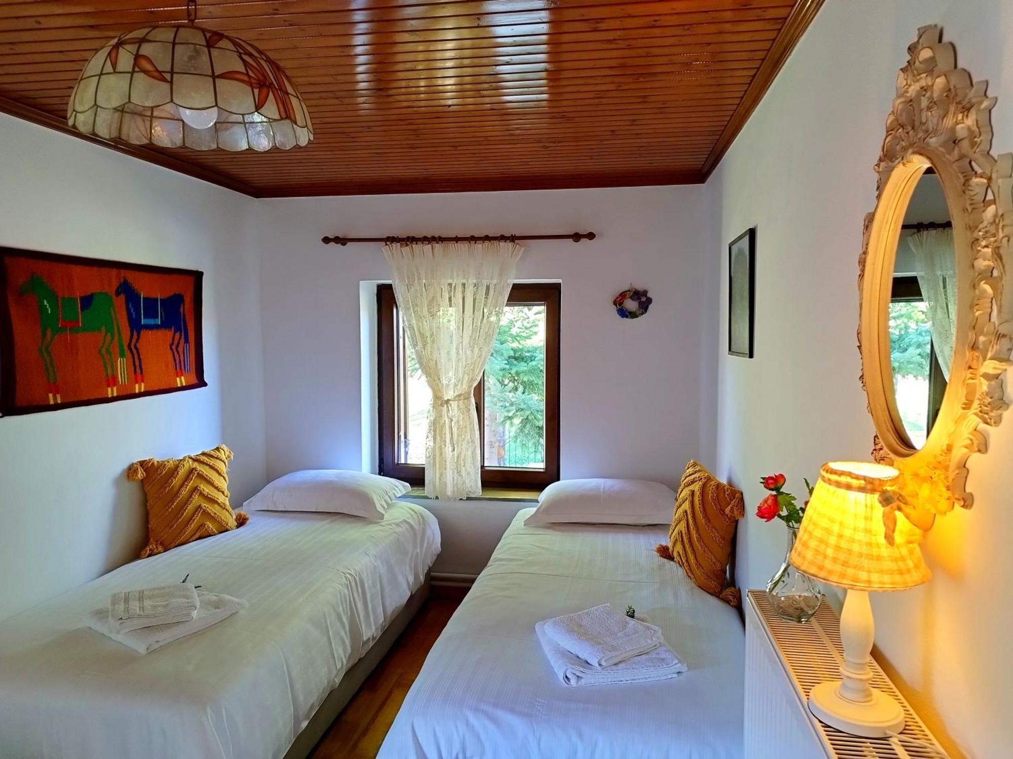 Cosy Lake House, Μια Ανάσα Πριν Τη Λίμνη Kalívia 外观 照片