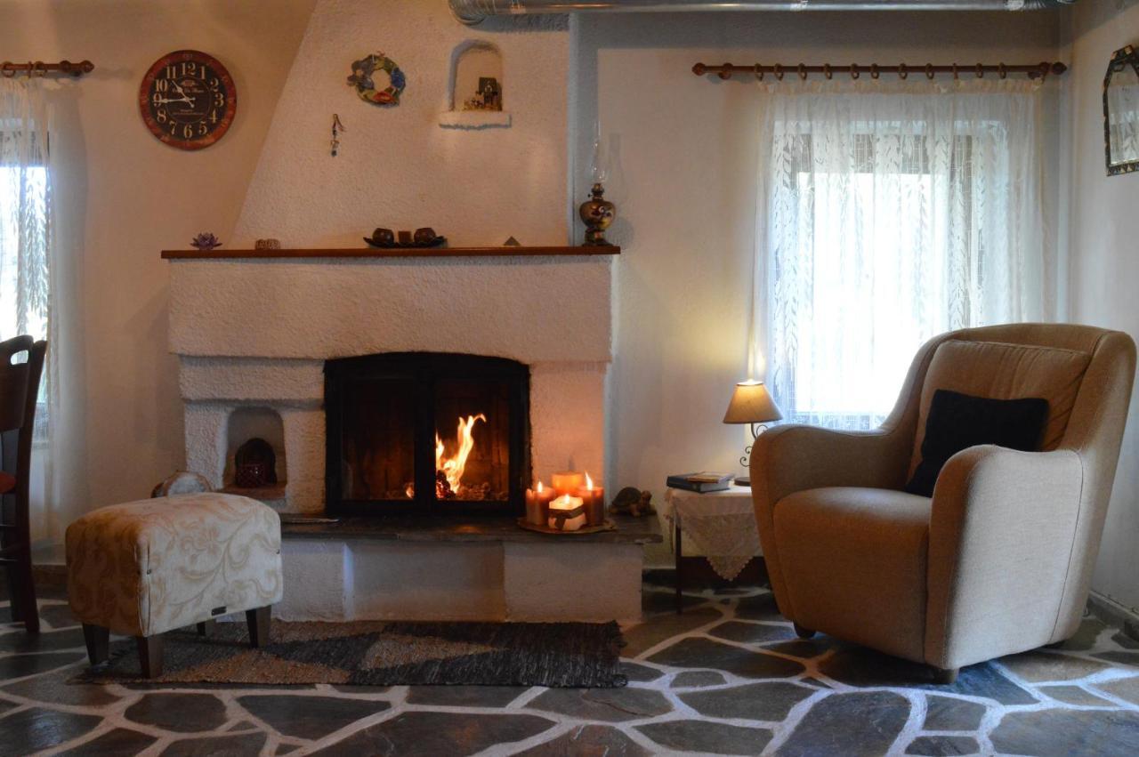 Cosy Lake House, Μια Ανάσα Πριν Τη Λίμνη Kalívia 外观 照片